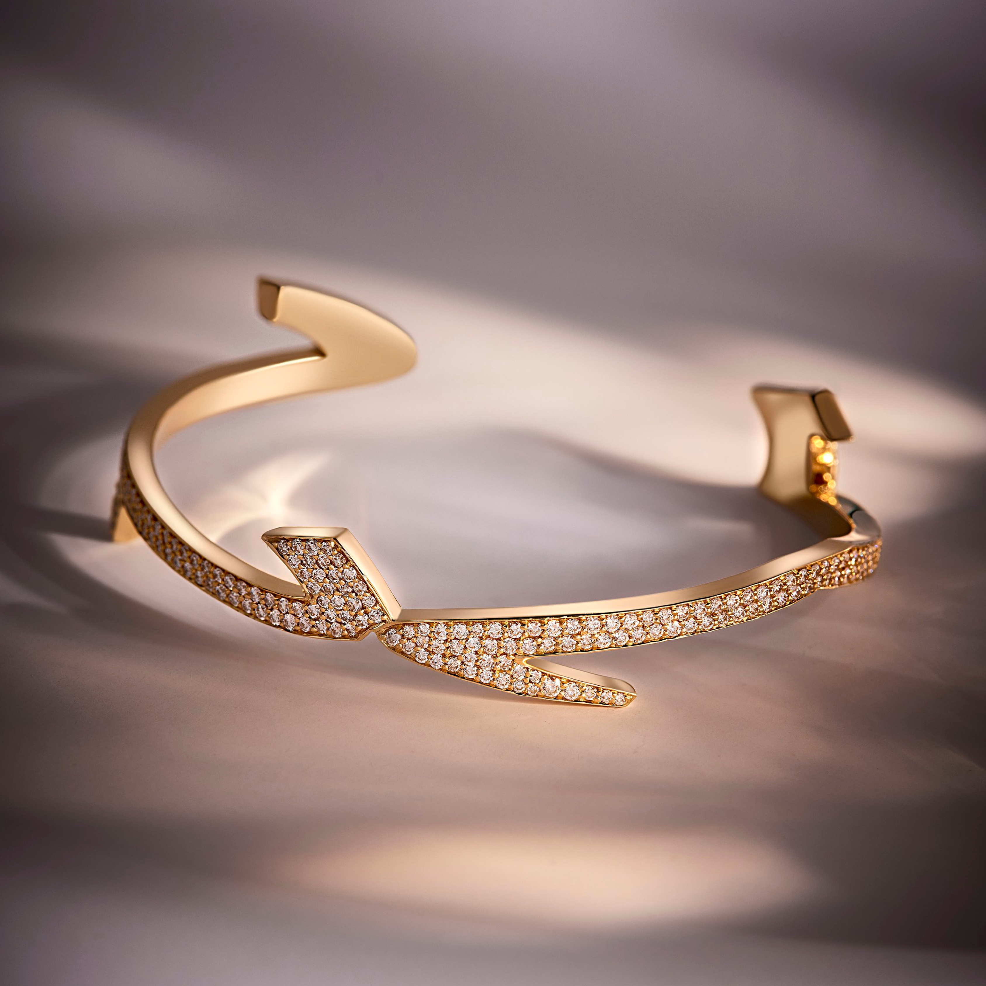 HOBBI - 18K Gold & Diamond "Love" Cuff
