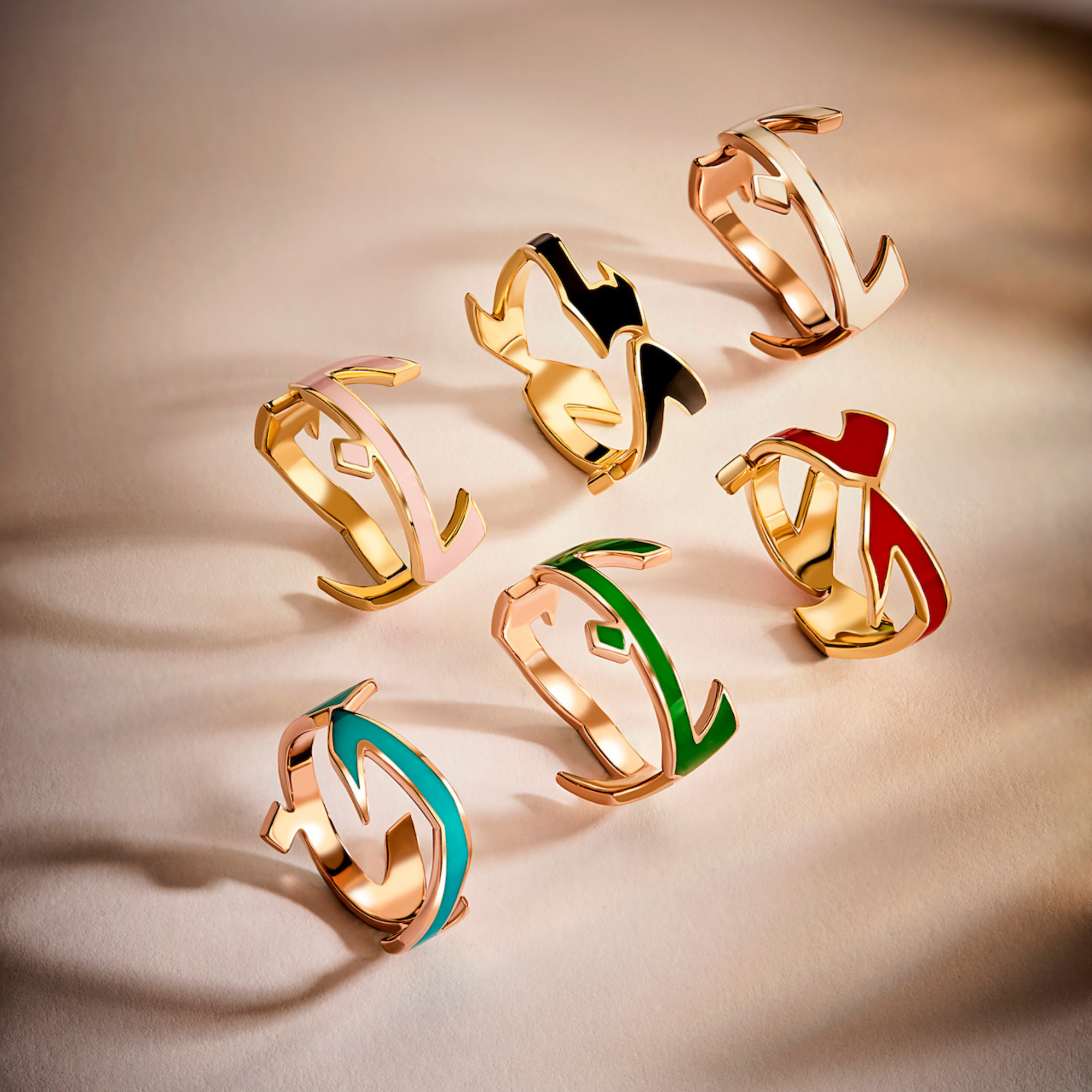 HOBBI - 18K Gold & Enamel "Love" Ring