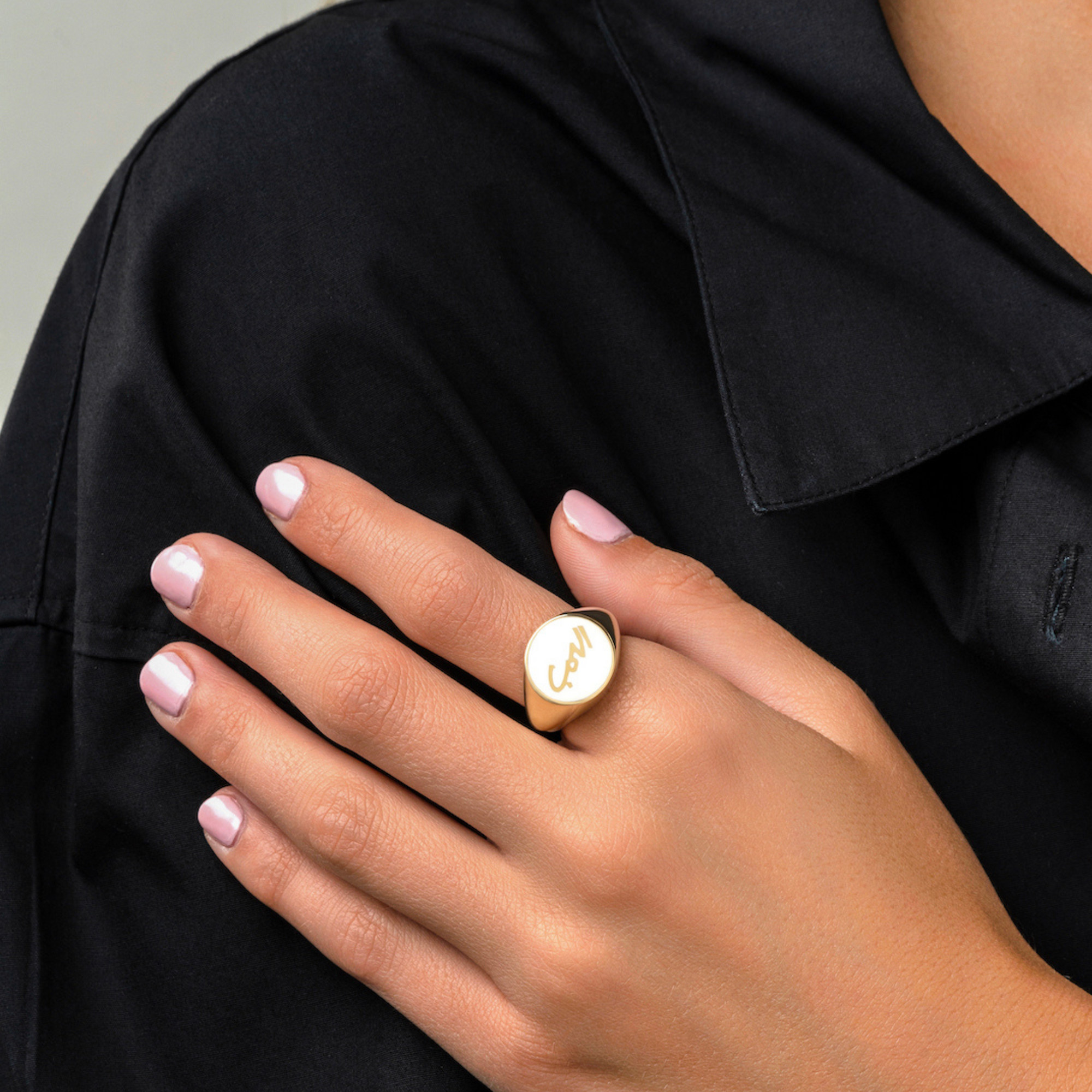 OULA — 18K Gold & Enamel Signet Ring